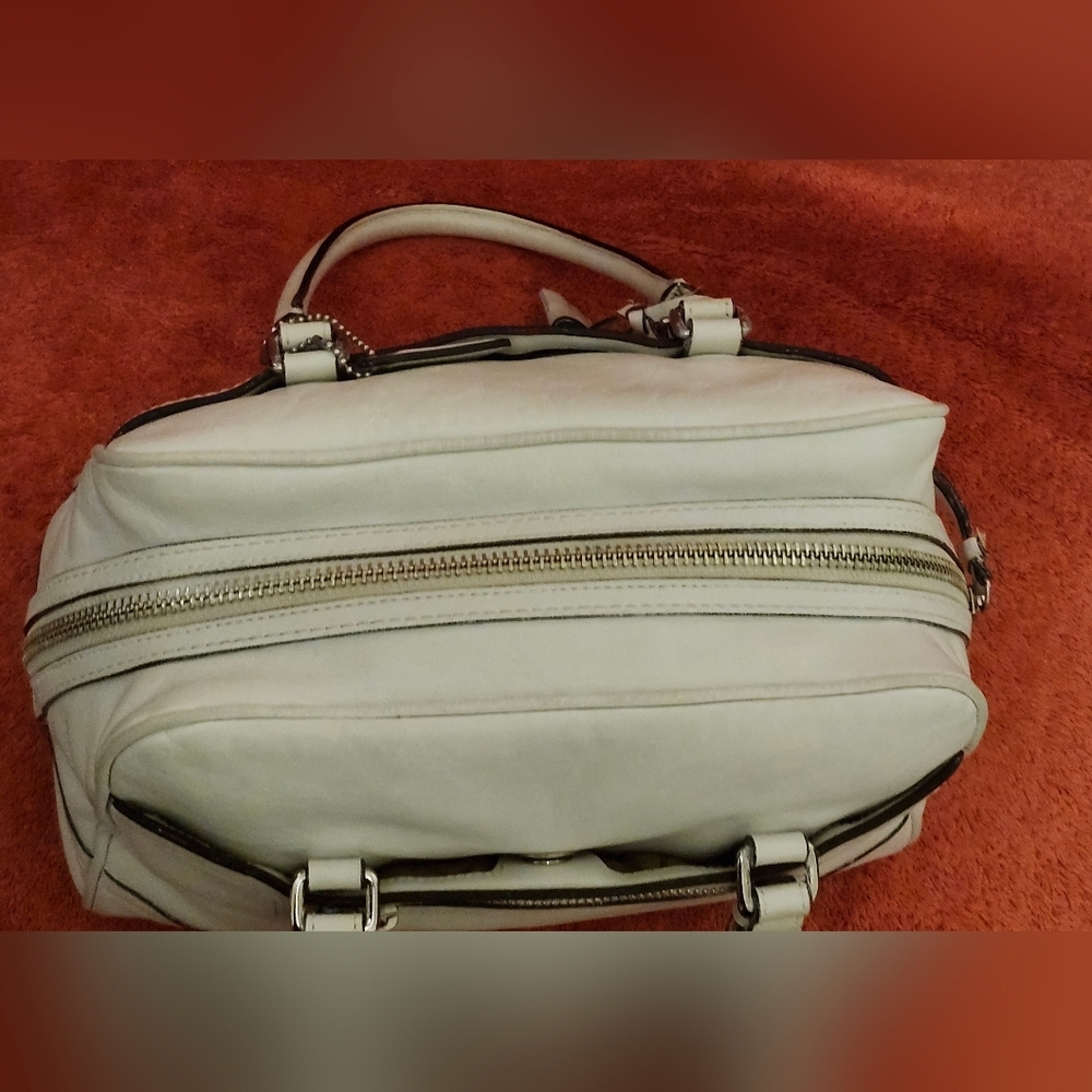 A Coach Hamptons satchel serial number B0751-F08AD5 - Picture 6 of 15